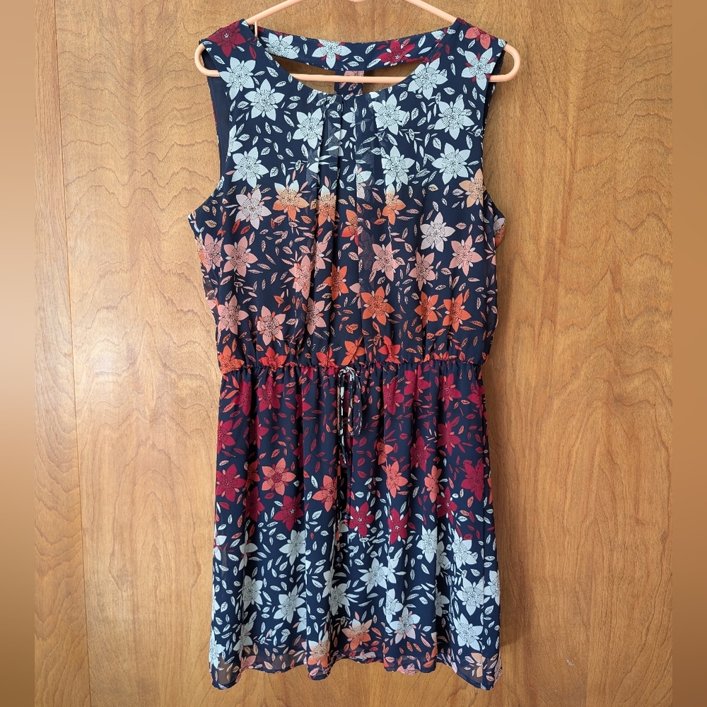 Enfocus Studio Petite Navy and White Floral 🌼 Dress
